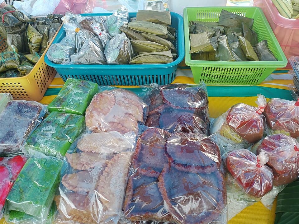 Kuih Mueh (Traditional Cakes)