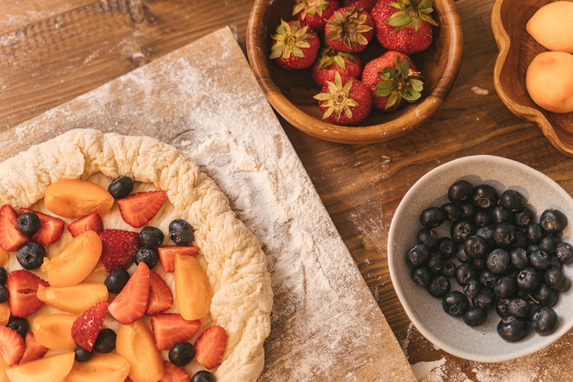 Fresh Fruit (Apples, Apricots)