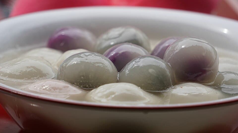汤圆 (Tāngyuán) - Glutinous Rice Balls