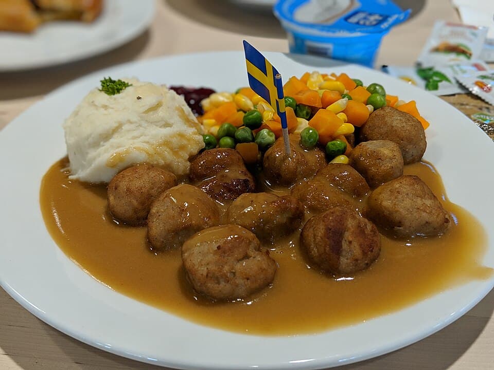 Lihapullat (Finnish Meatballs)