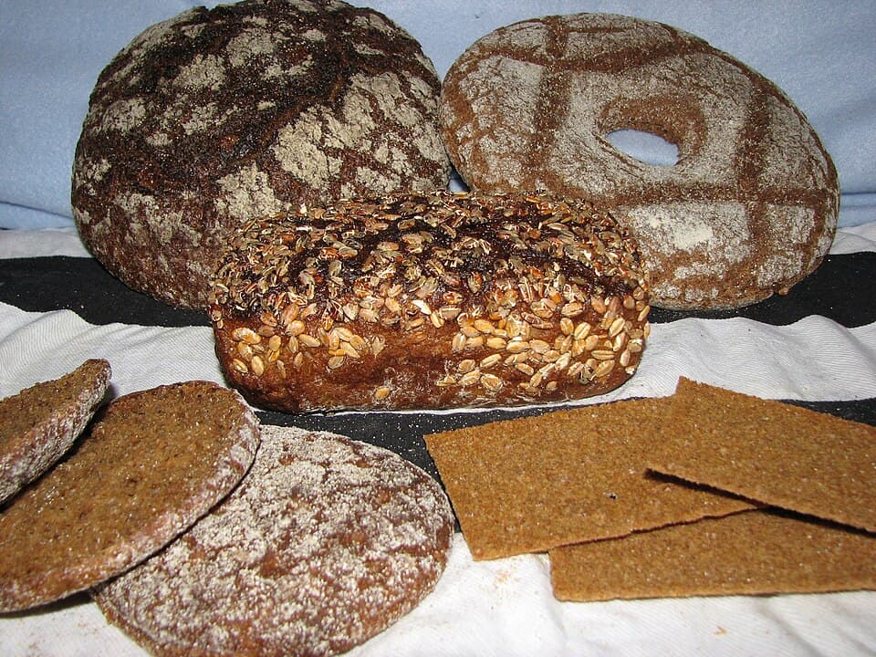 Ruisleipä (Finnish Rye Bread)