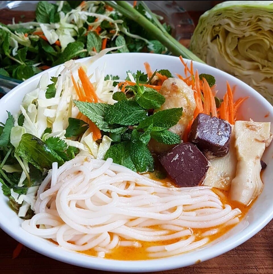 Khao Poon / ເຂົ້າປຸ້ນ (Coconut Noodle Soup)