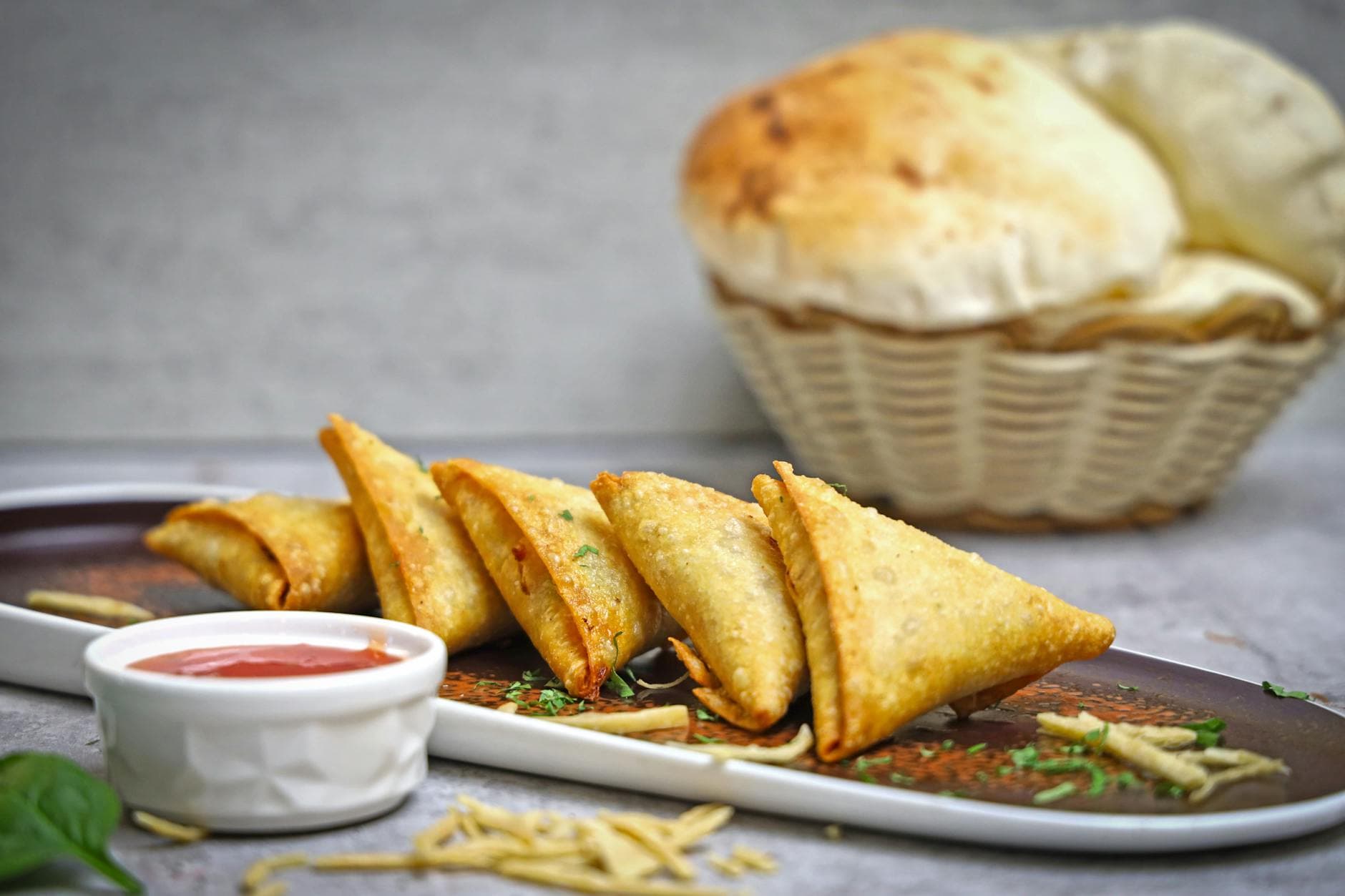 Bis keemiya (Samosa)