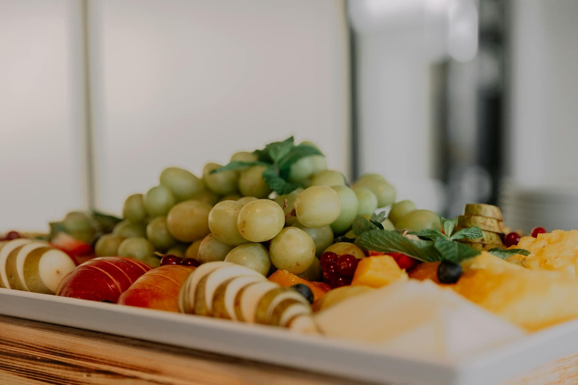 Tropical fruit platter (Falhoa)