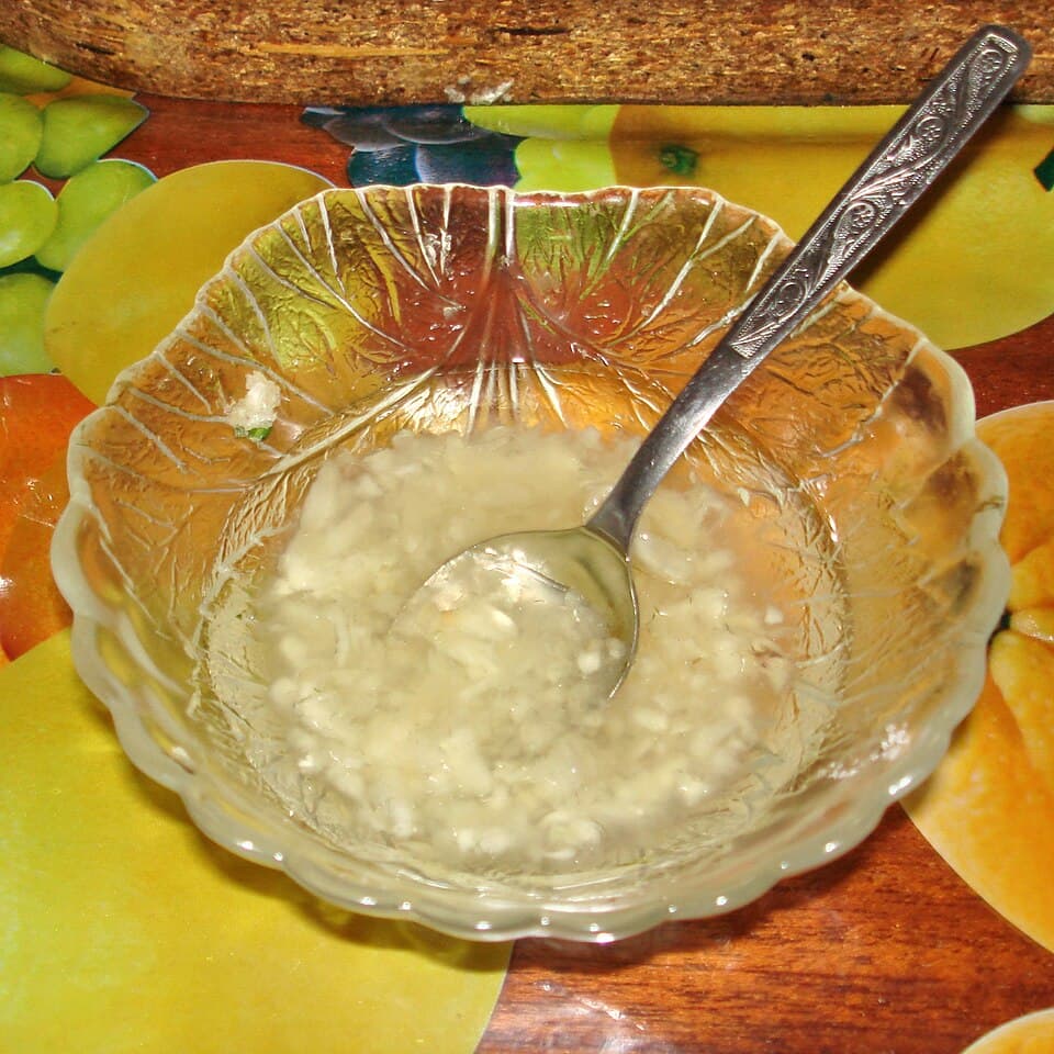 Mujdei (Garlic Sauce)