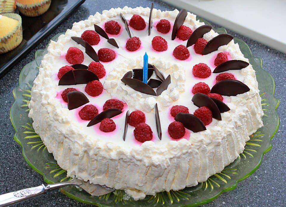 Bløtkake (Norwegian Cream Cake)