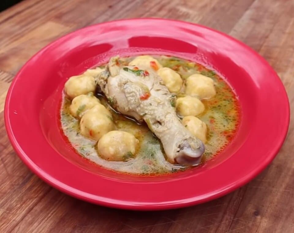Vori vori (Chicken soup with cornmeal dumplings)