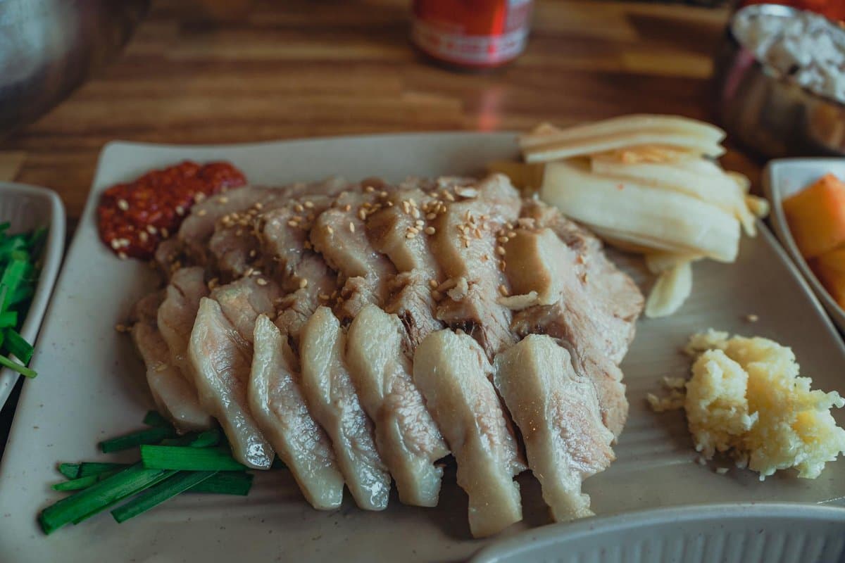 보쌈 (Bossam) - Boiled Pork Wraps