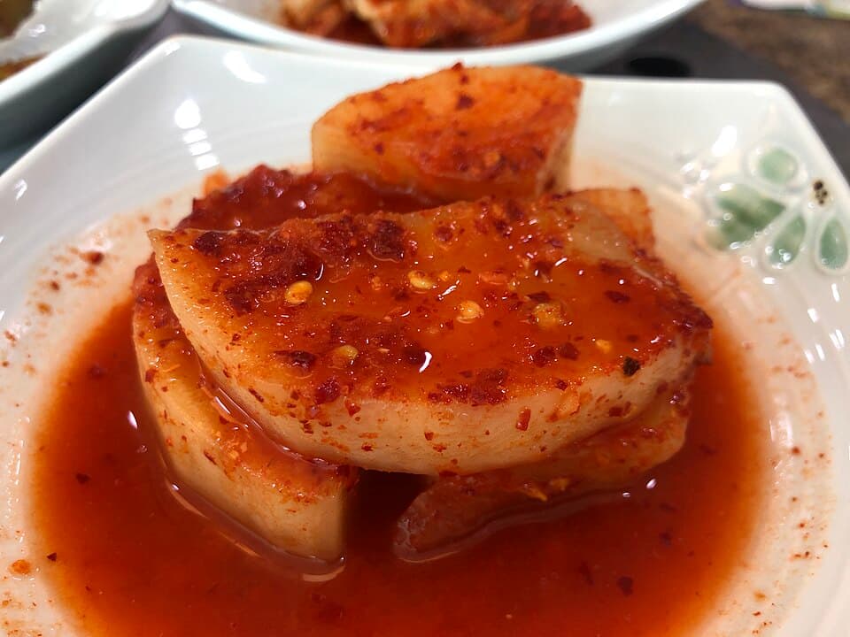 김치 (Kimchi)