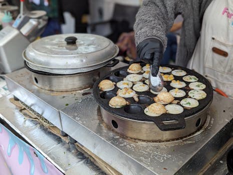 Khanom Krok (ขนมครก)